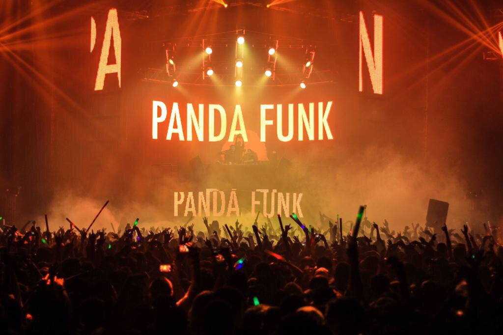 certifiedEDM's tweet photo. Panda Fam 🐼 https://t.co/UiIOK2Bv1O