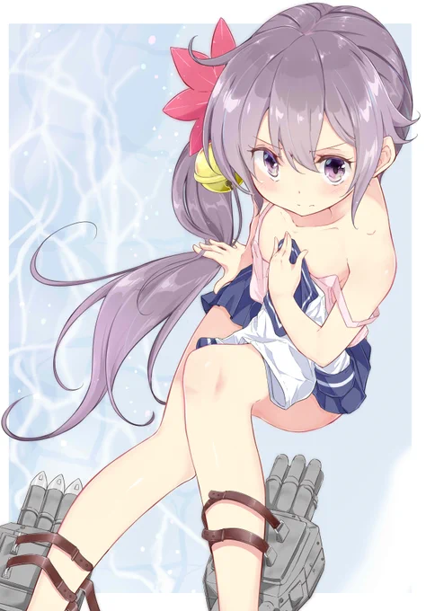(罰ゲームで負けて…)脱がされた曙ちゃん。 