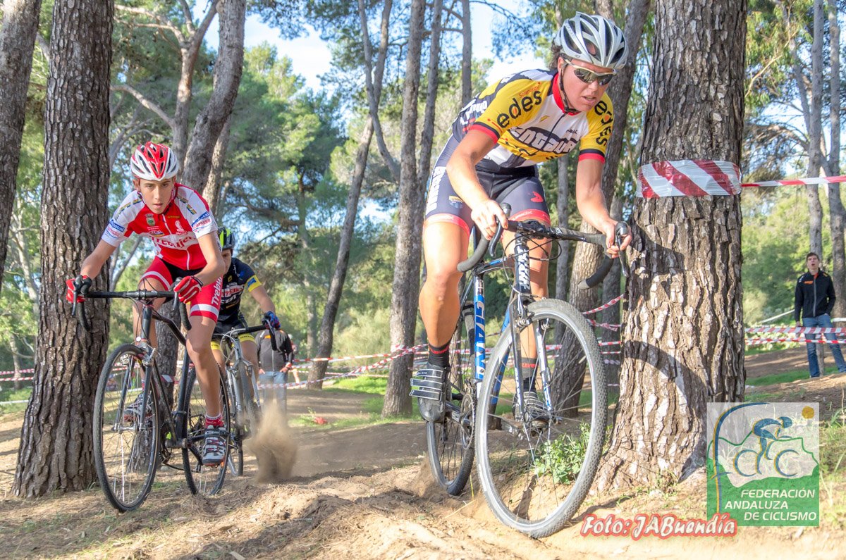 Galería (1/4) del #CampeonatoAndalucíaCiclocross ow.ly/WmTwu <a href="/cdGuerreroBike/">Guerrero Bike</a> <a href="/DeporteAND/">Andalucía es Deporte</a>