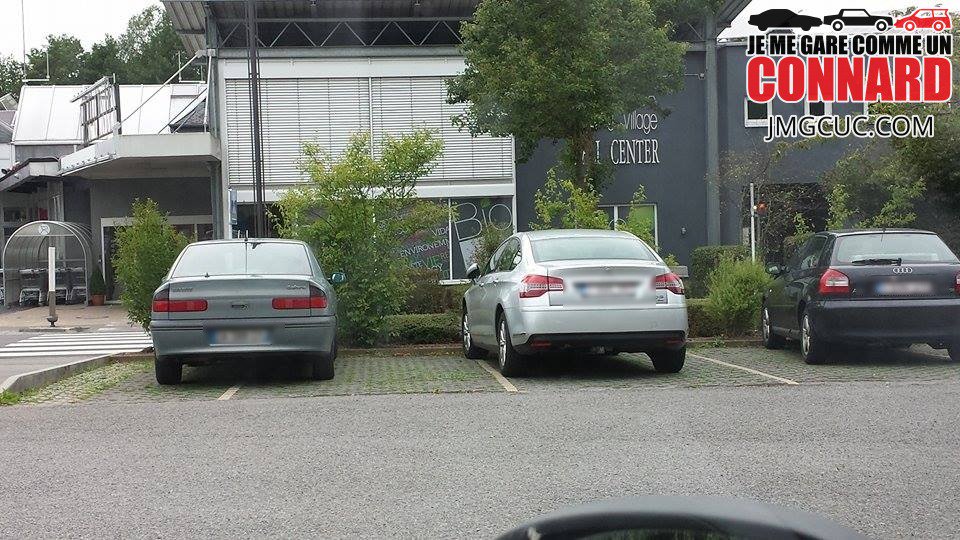 Connardeur's tweet photo. #RTSVP https://t.co/hiBAOTIx2Y #Luxembourg #Oberpallen #Renault #Sur2Places https://t.co/0TkZlLhRYT