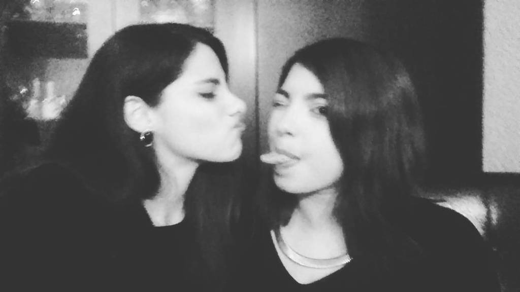 KarlaMardueno's tweet photo. The best of the best #loveher #lovefer #midespedida #byehillo https://t.co/8VkBI8EpPS https://t.co/8LY5RWJfcf