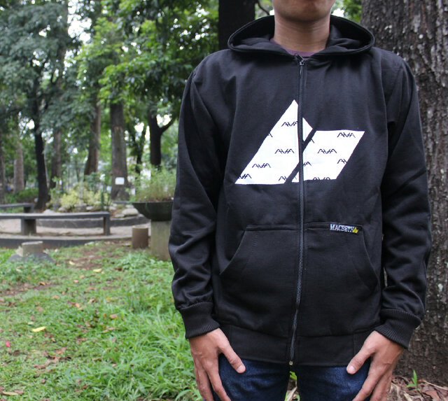 SenaStore tweet media
