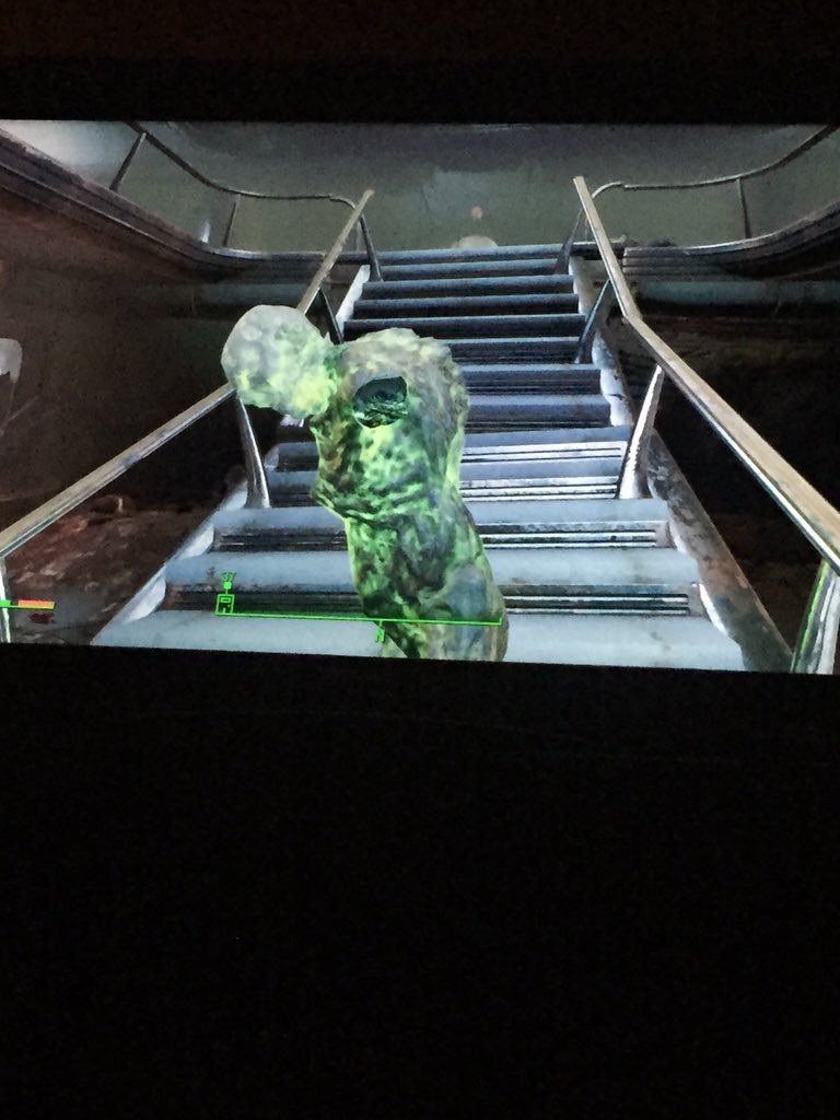 pokemasterjack's tweet image. Pickup this sweet new flashlight #Fallout4