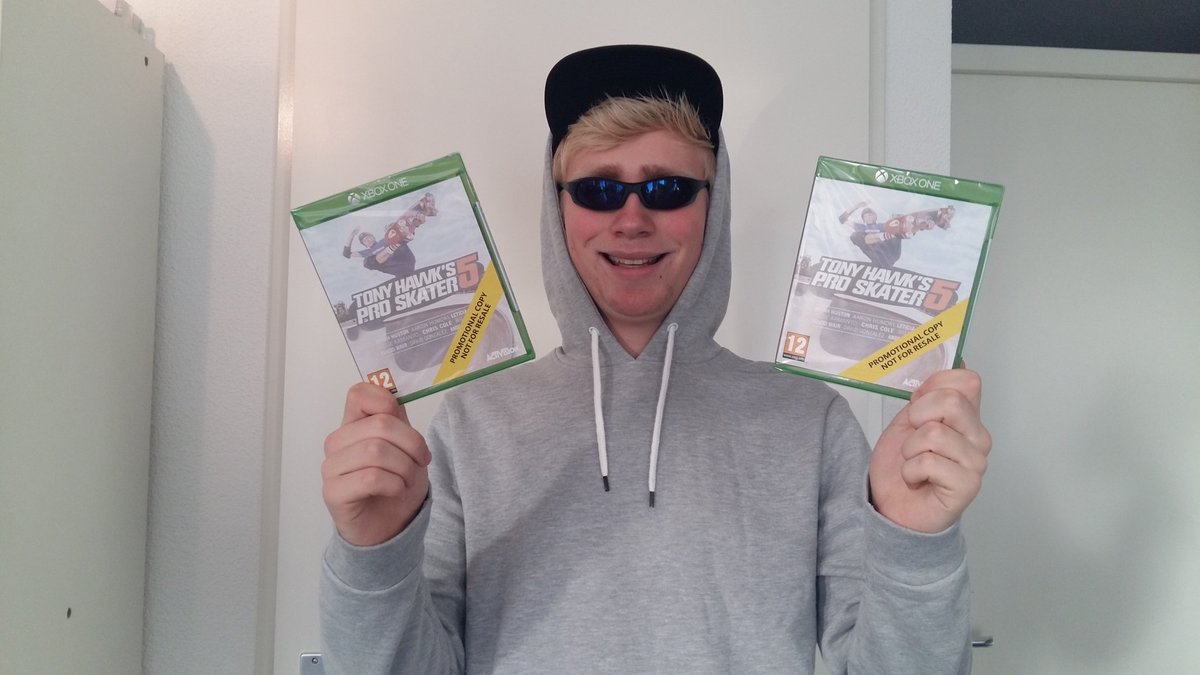 DitIsFirst's tweet photo. Follow ons, retweet dit en wie weet krijg jij deze game! #ditisfirst #FirstGaming #GratisZooi @rauweboy https://t.co/l3rTfQ70h5