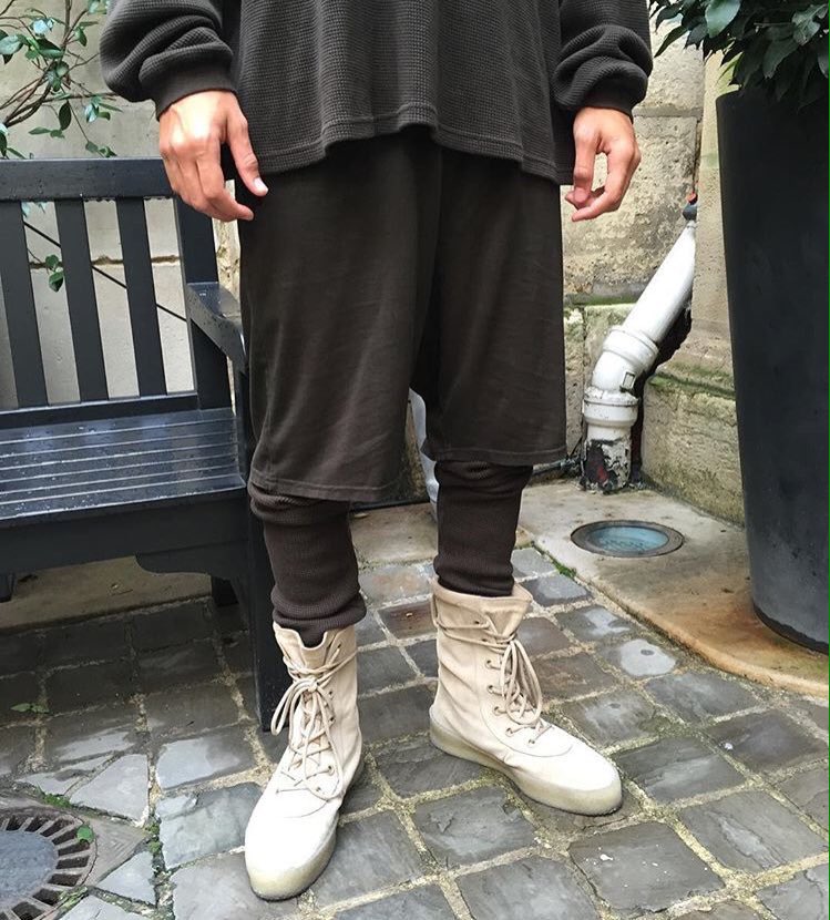 gil_bearr's tweet image. What leg warmers were to the 1980s is what this is to 2015, a #BadFashionTrend. 
#leavebehind