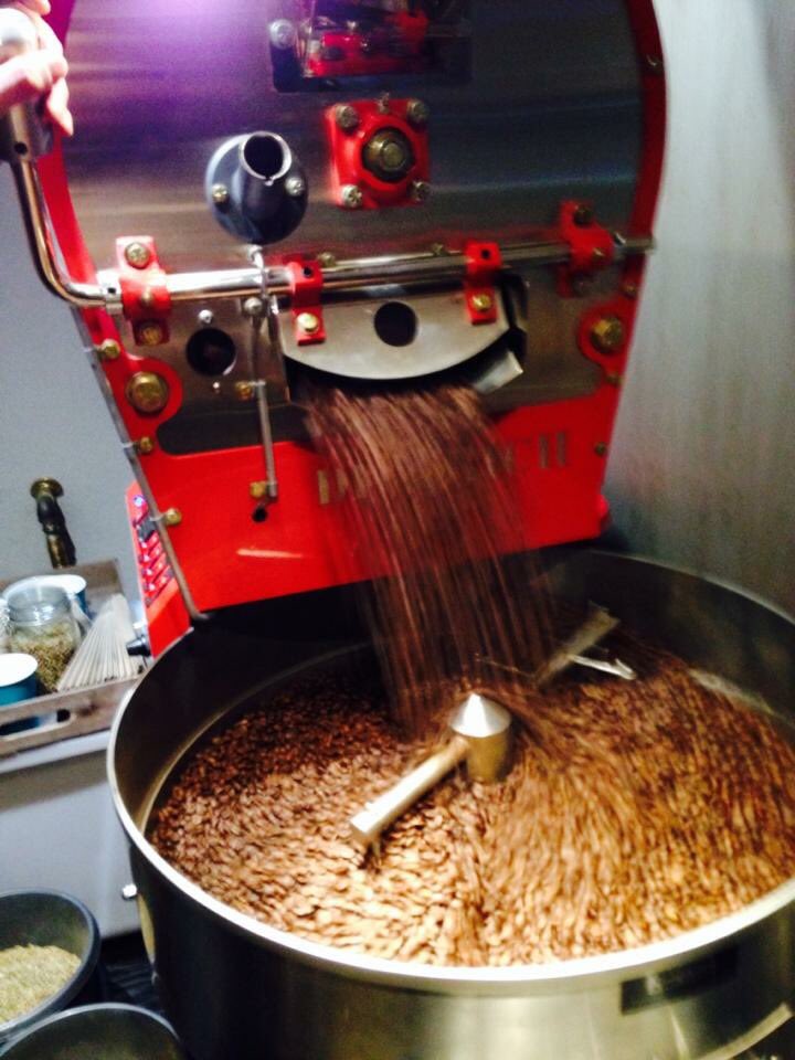 gordonstcoffee's tweet photo. Roasting Old Brown Java today.....#coffee #oldbrownjava https://t.co/jZDcZc1llh