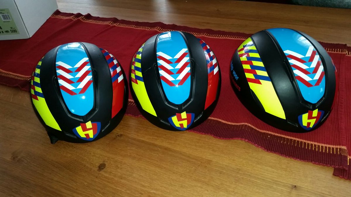 Als de brandweer (en ambulance en politie) straks op de marathon. Helemaal gestijld bij het pak  #hvh #teamhvh