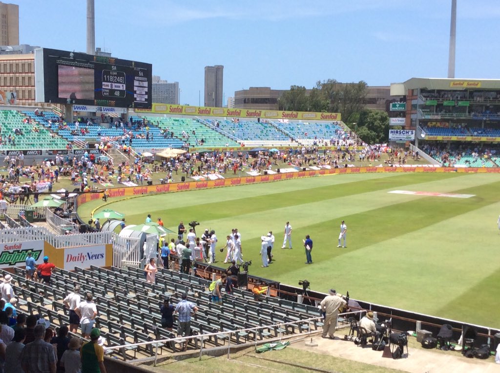 Brilliant stuff from <a href="/englandcricket/">England Cricket</a> this morning! S.A all out 214 ao 89 run lead #Ruthless #SAvENG