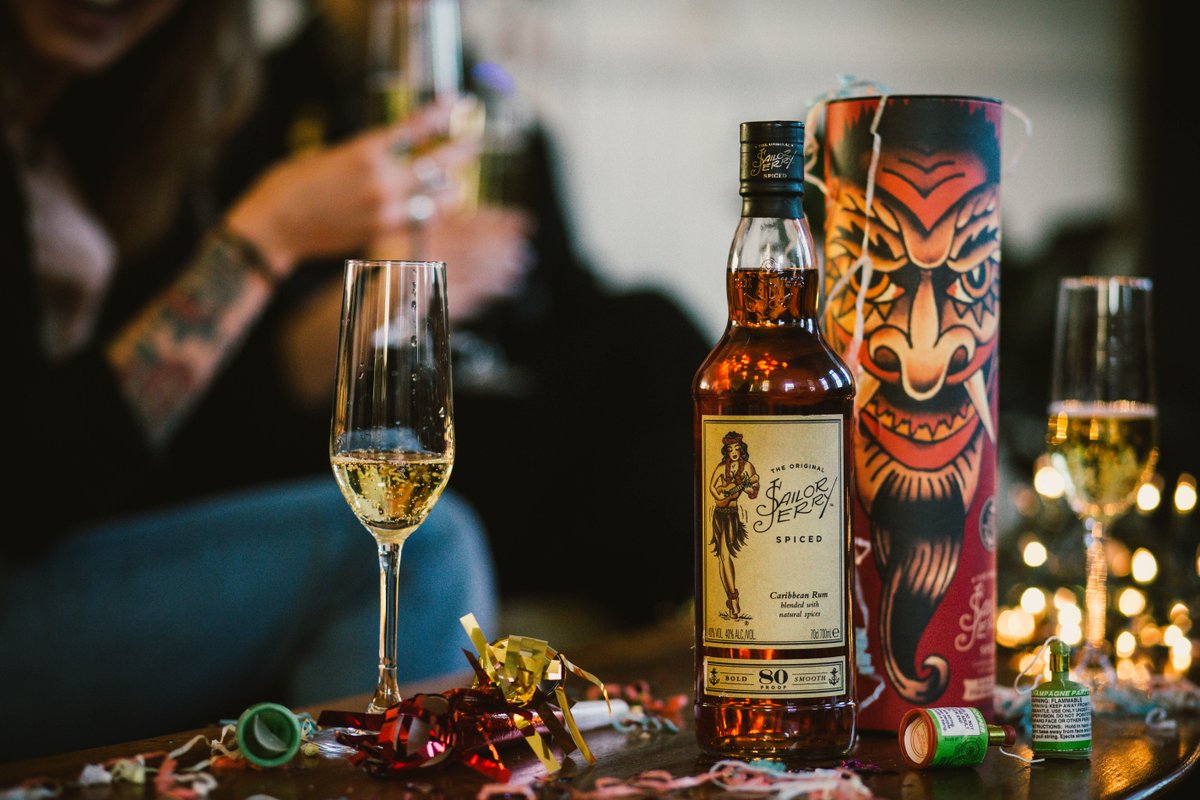 SailorJerryUK's tweet photo. Just like 2015, our #GGFBP tube is only available for a limited time. Roll up to the New Year’s party with one. https://t.co/u5QjRhAVbd