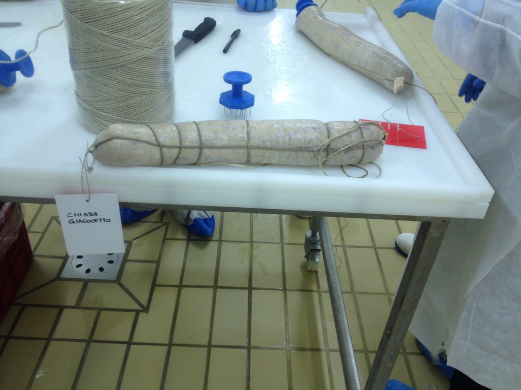 chiara_gp's tweet photo. To eat my Citterio's (*cl) salame made by myself it's awsome. #ketchum2015 https://t.co/OzXiXcYW9W