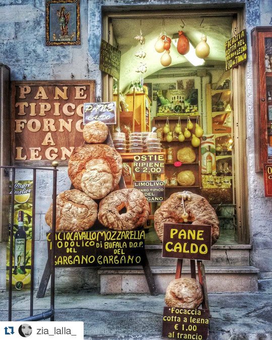 dispensatipici's tweet photo. #weareinpuglia ❤Monte Sant'Angelo Fg > https://t.co/OrCfKgBk6v
by @zia_lalla_
#apulia #south #bread #typicalbread https://t.co/z2FGf26IOk