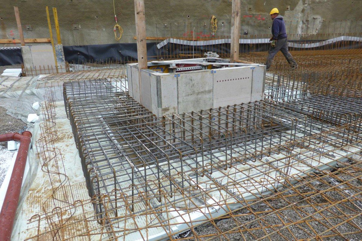 19Atelier's tweet photo. Schalung Bodenplatte mit Liftunterfahrt und Voutenausbildung. #BauEngineering #Atelier19 #Bauleitung #Kirchberg #AT https://t.co/ScYl7f2Qq1