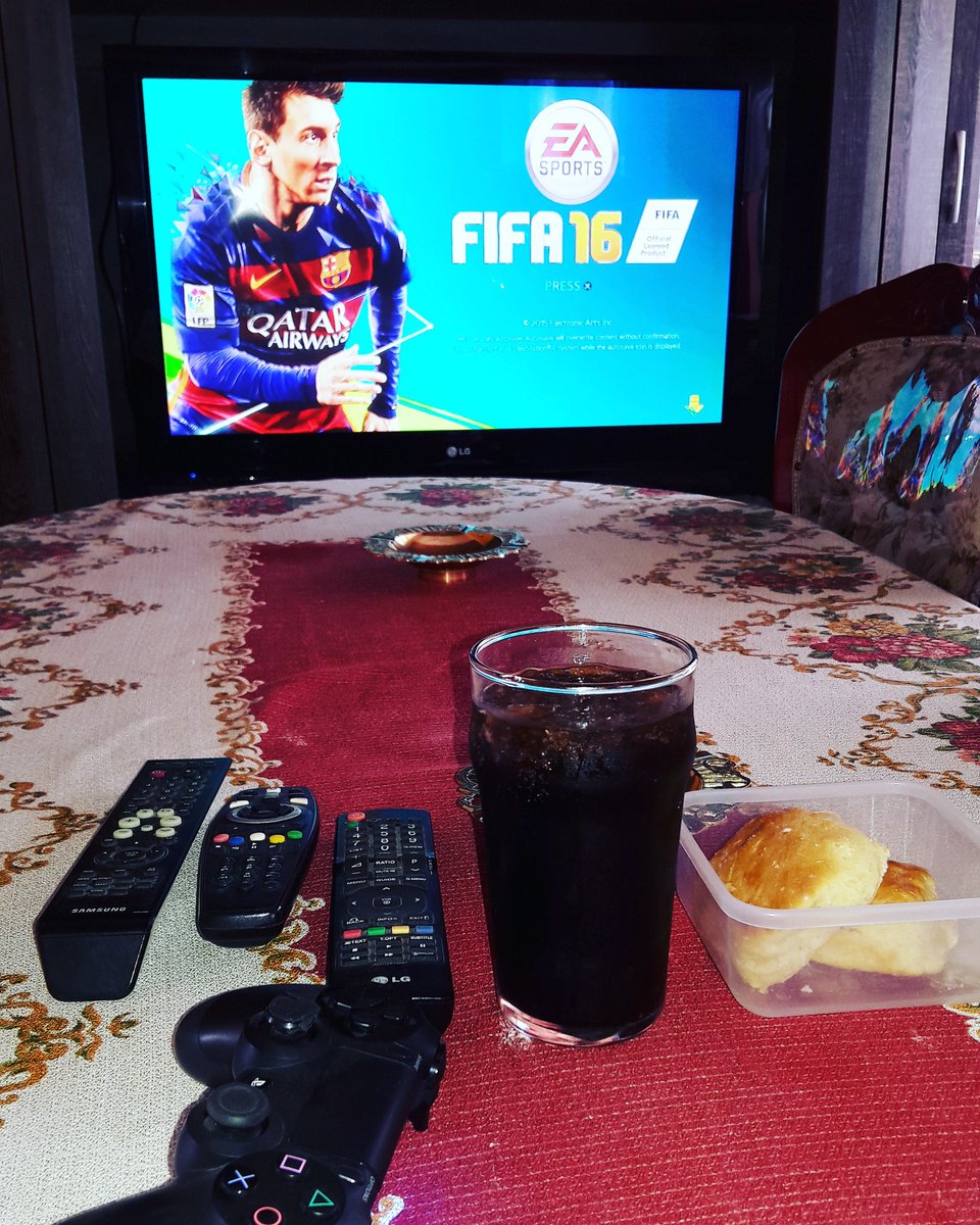 Mr_Moagi_Evans's tweet photo. Minding my own business. #Home🏠 #fifa16 #Ps4 #ChillVibes #LetsFifa⚽🏃 #Easports #InTheGame https://t.co/K0H80r1IfU