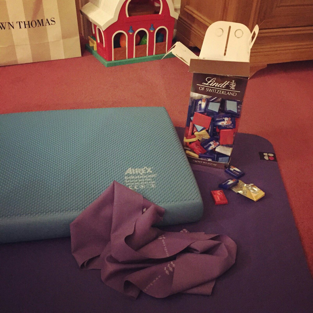 rabbitnpig's tweet photo. Exercise Christmas style! 😂 Yoga, Pilates and chocolates 
#xmas #exercise #health #fitness #lifestyle #yoga #pilates https://t.co/5TaGtBPbHI