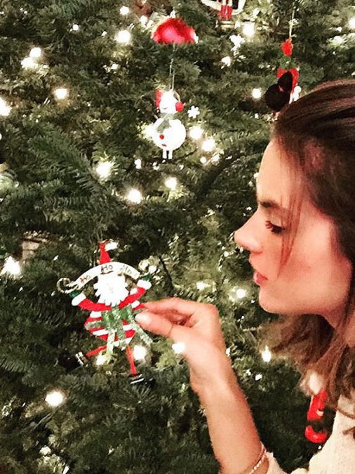 FashionCream_'s tweet photo. Las modelos tambien tienen excesos en navidad! https://t.co/GIQcZr55XB https://t.co/YK5q2MBVIv