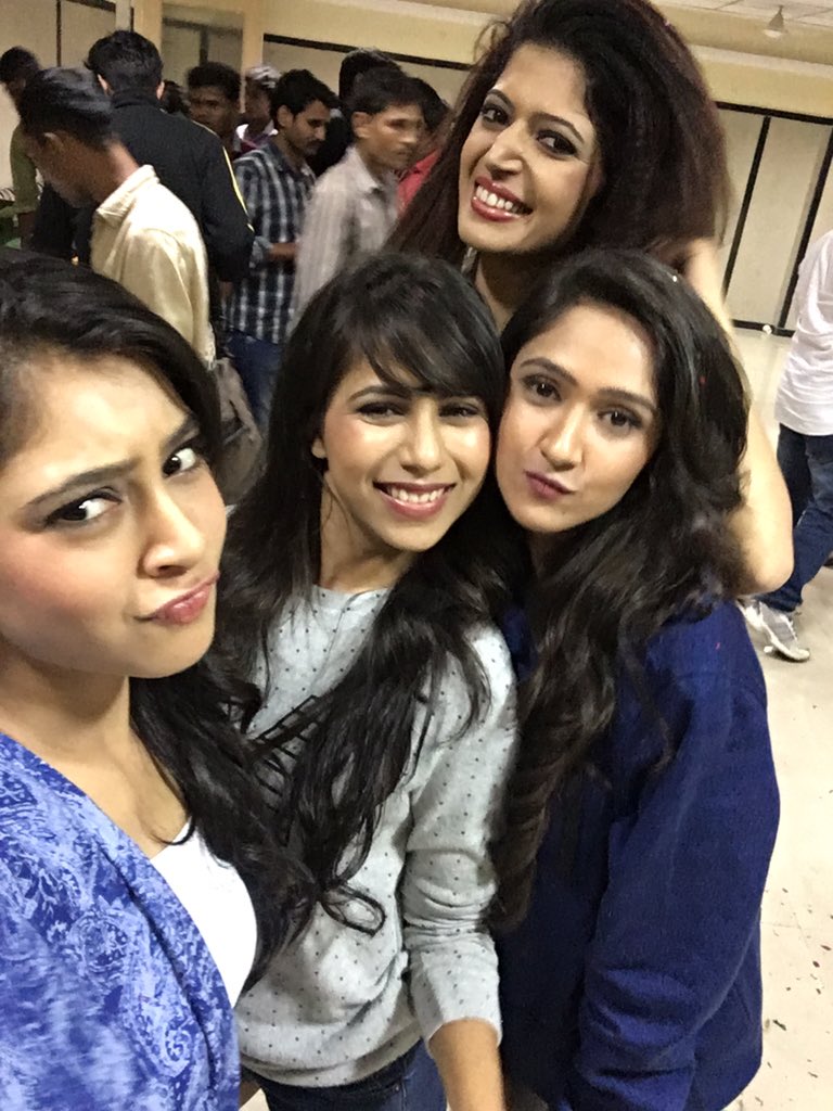 niti_taylor's tweet image. Just 3 more episodes of #kaiseyehyaarian!! Thank you for all the support ! #LastDay