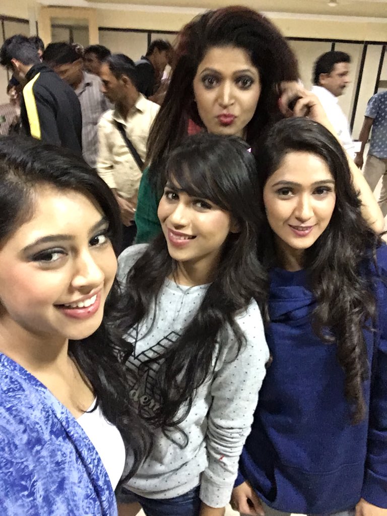 niti_taylor's tweet image. Just 3 more episodes of #kaiseyehyaarian!! Thank you for all the support ! #LastDay