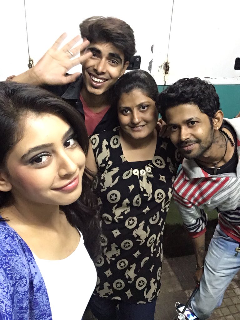 niti_taylor's tweet image. Just 3 more episodes of #kaiseyehyaarian!! Thank you for all the support ! #LastDay