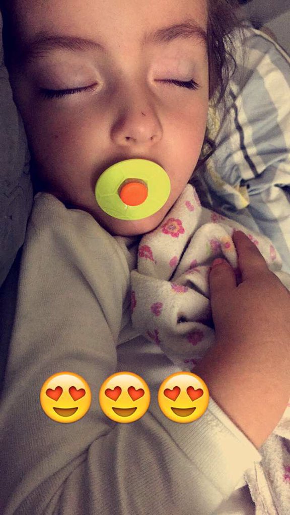 Monday vibess😴👌🏼 #WinterBreak #roms