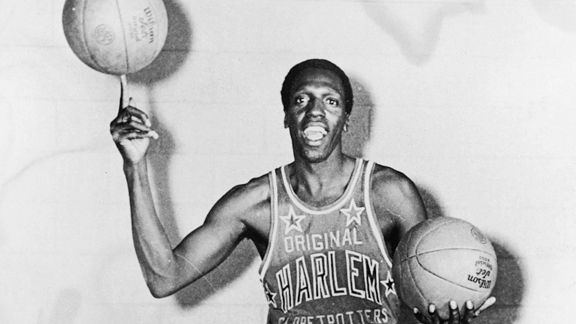 SportsRecall's tweet photo. RIP Meadowlark Lemon - you brought smiles to me and many all over world. 
Thank You  
#HOF #Legend https://t.co/sq2uw23zWl