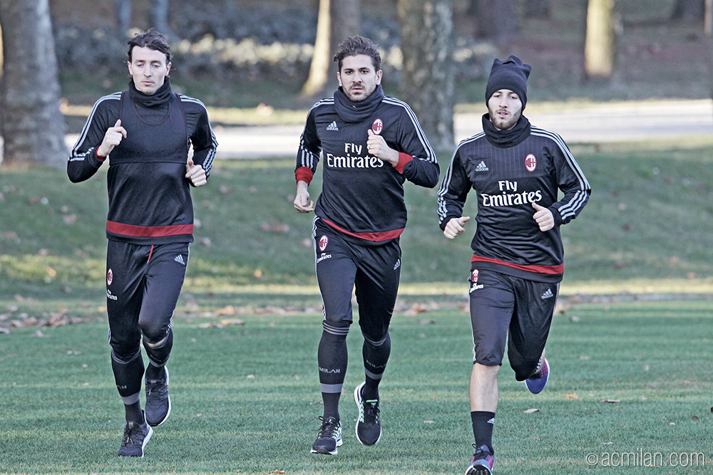 acmilan's tweet photo. Milanello we are back! Let's work hard ahead of 2016. https://t.co/qS9Bwd6Qjk
#weareacmilan https://t.co/fQQ6MGG8Yk