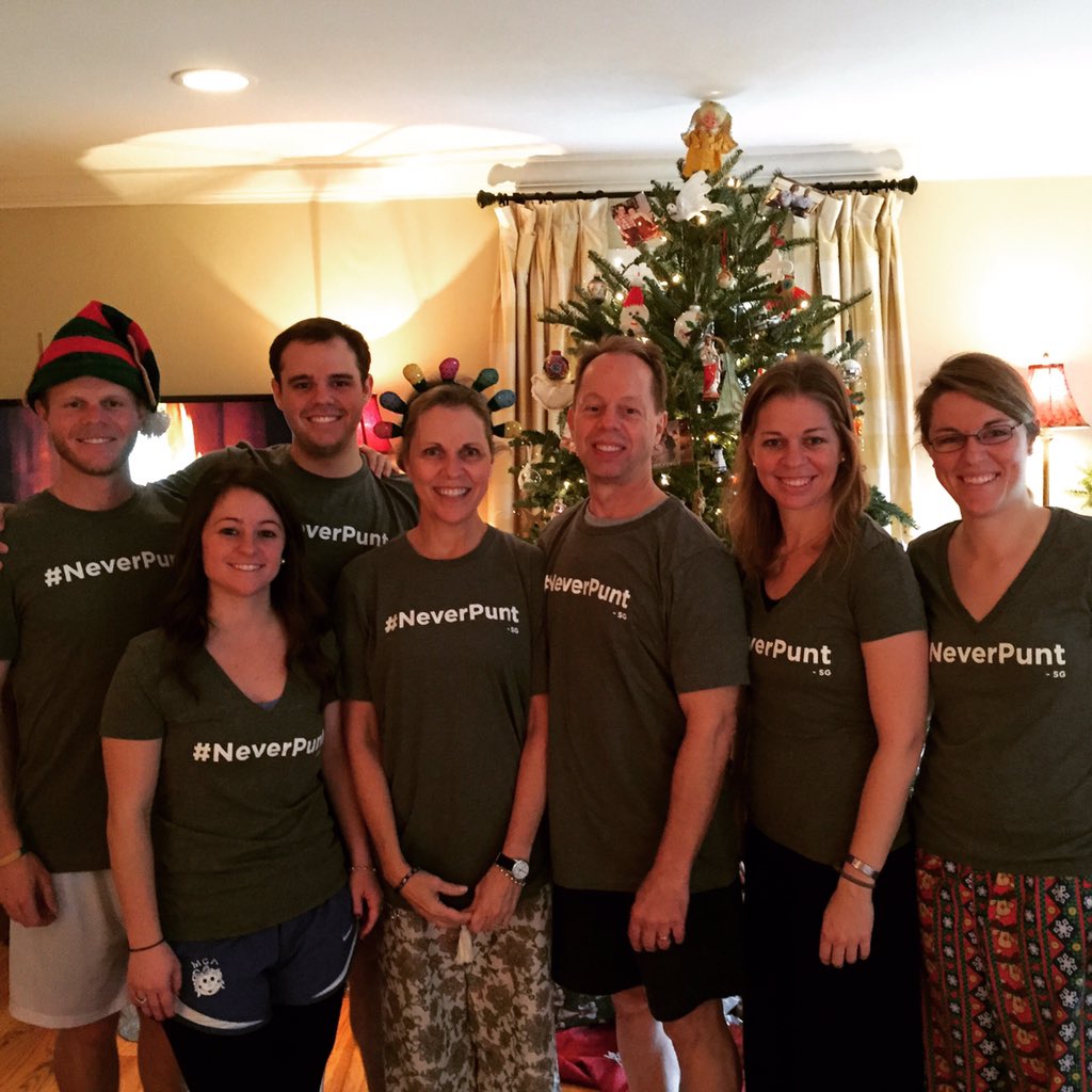 MHaro88's tweet photo. Merry Christmas and Happy New Year! #teamgleason #neverpunt https://t.co/IzzcbrtMNj