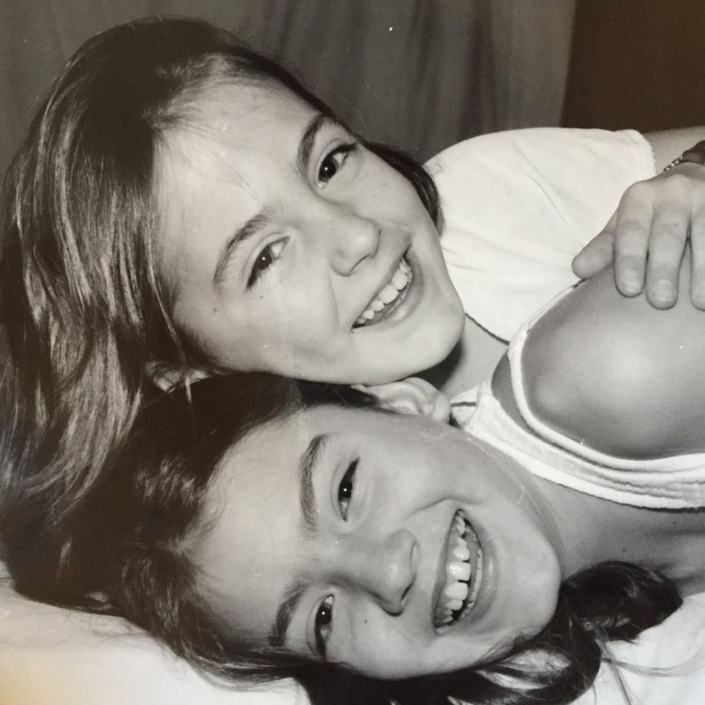 On vous oublie pas !
On vous aime beaucoup et on revient vite. 
En attendant, un rire franc d'antan.