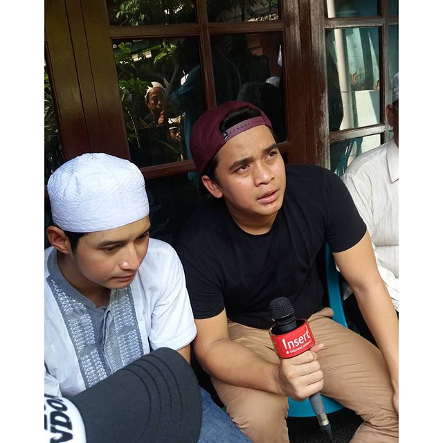 kawaiiaira24's tweet photo. wawancara @bangbily dirumah alm habib selon, https://t.co/S0lleRm4Rv