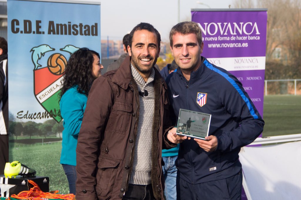 cdeamistad's tweet photo. Enhorabuena a @sergiomcm10 nombrado Mejor Entrenador del III Torneo Solidario de Navidad C.D.E. Amistad. @Atleti https://t.co/yBkC2p8vPZ