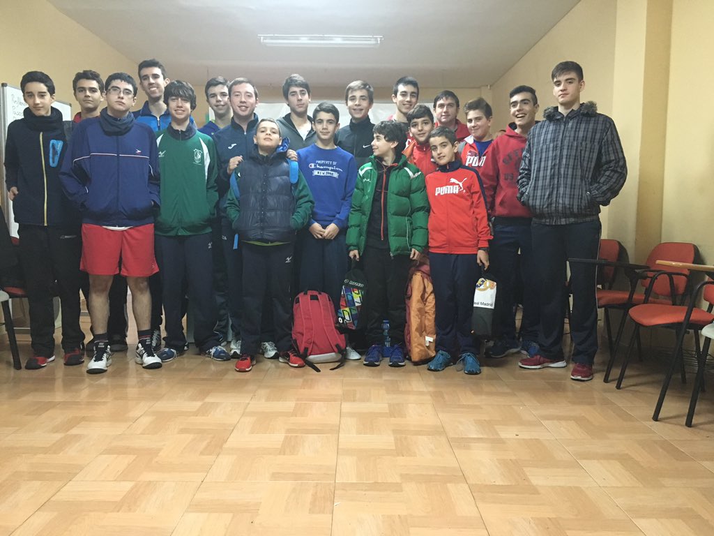 doncelcp's tweet photo. Interesante Charla Técnica de Reglamentación  con @albertogp66 Árbitro de la @FExB para jugadores y entrenadores https://t.co/KiDQ8judf6