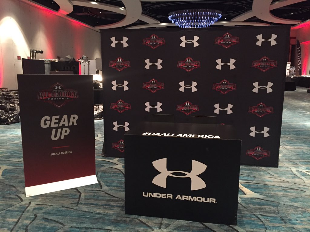 GHamiltonOTF's tweet image. Under Armour @AllAmericaGame players can get a fresh cut this year while waiting to be fitted. #UAAllAmerica