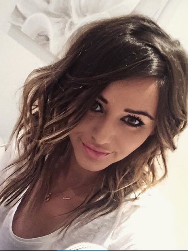 SeleanorStyle's tweet photo. So beautiful πππΌ
#EleanorCalder #1DGirls #EleanorNews #EleanorSupport https://t.co/gCdWji1OEU