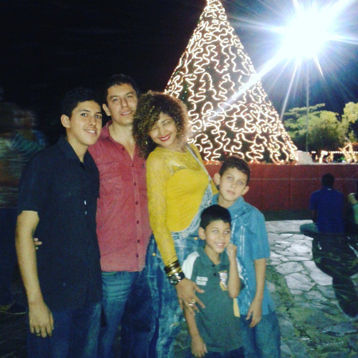 mariadelguevar's tweet photo. Family https://t.co/0jGcMc0E4B