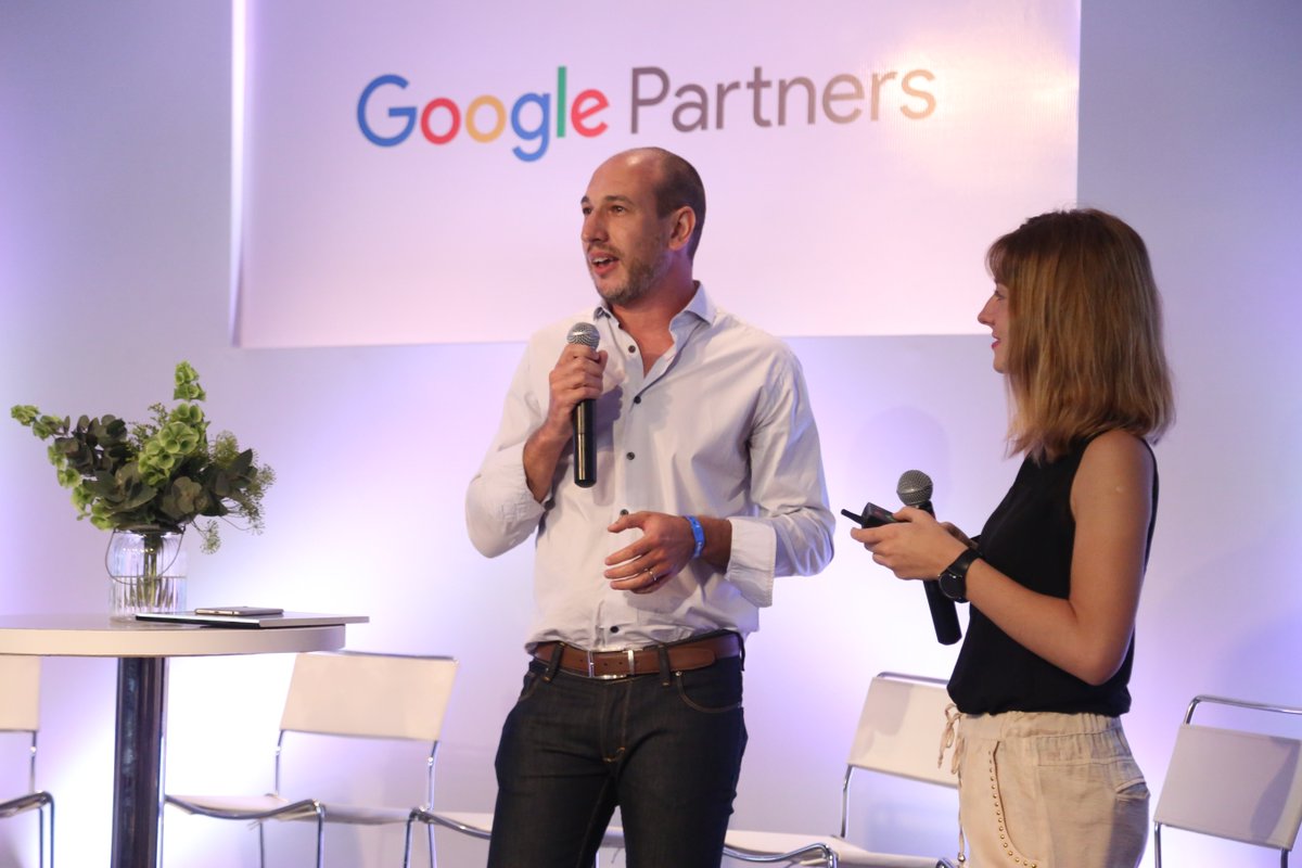 iTechLatamBD's tweet photo. Gracias #Google por la distinción en el evento de Fin de Año de #GooglePartners 2015! 
#Orgullo #Felicidad https://t.co/5EDEN7FZZX