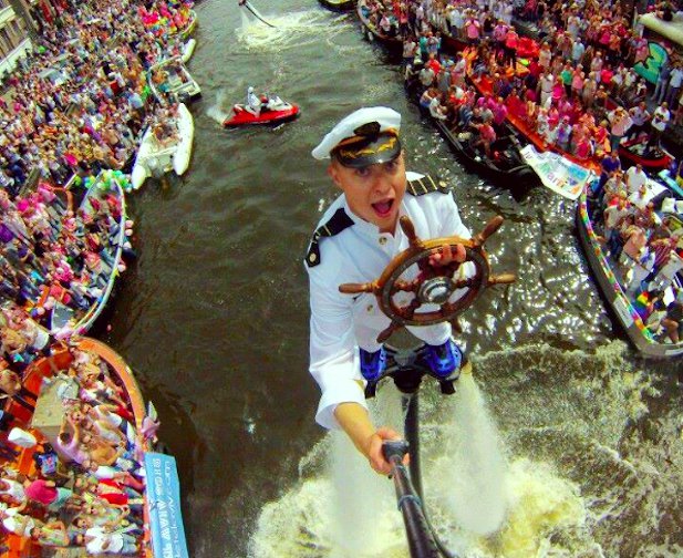 dutchcowboys's tweet photo. De 9 meest opvallende selfies van 2015! https://t.co/gBqccGJAfh https://t.co/oTuHBVO4FS