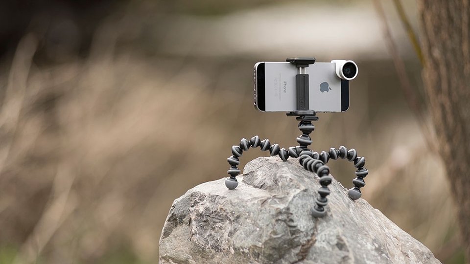 bhphoto's tweet photo. 10 Accessories to Help Improve Your Mobile Photography https://t.co/P0mZ3rWlfi https://t.co/OzuebDJ5dJ
