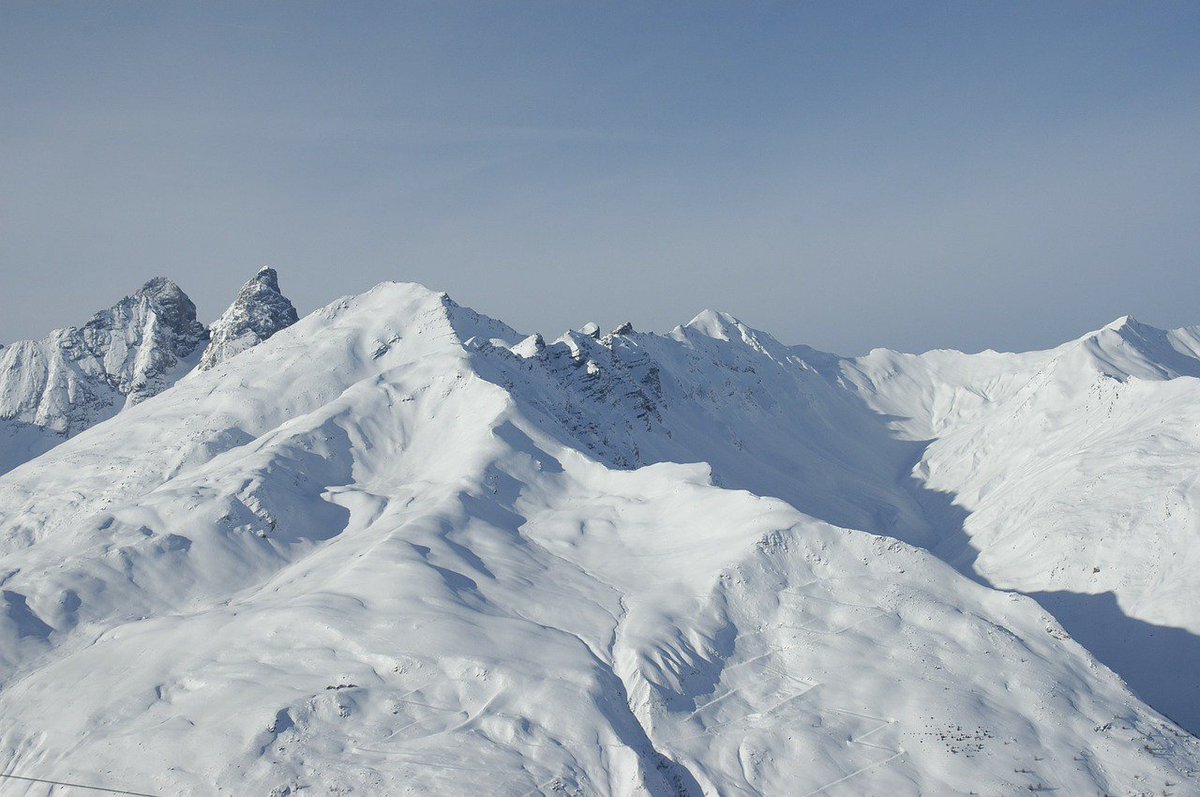 #Chamonix is renowned for jaw-dropping views and off-piste #skiing. Perfect for #ski addicts ow.ly/Web0l