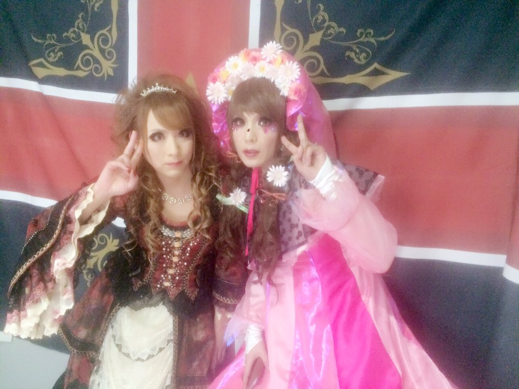Hizaki Lareine メンバー様と 生で観れて感動 素晴らしい再会でした T Co Xuys21gln9 Twitter
