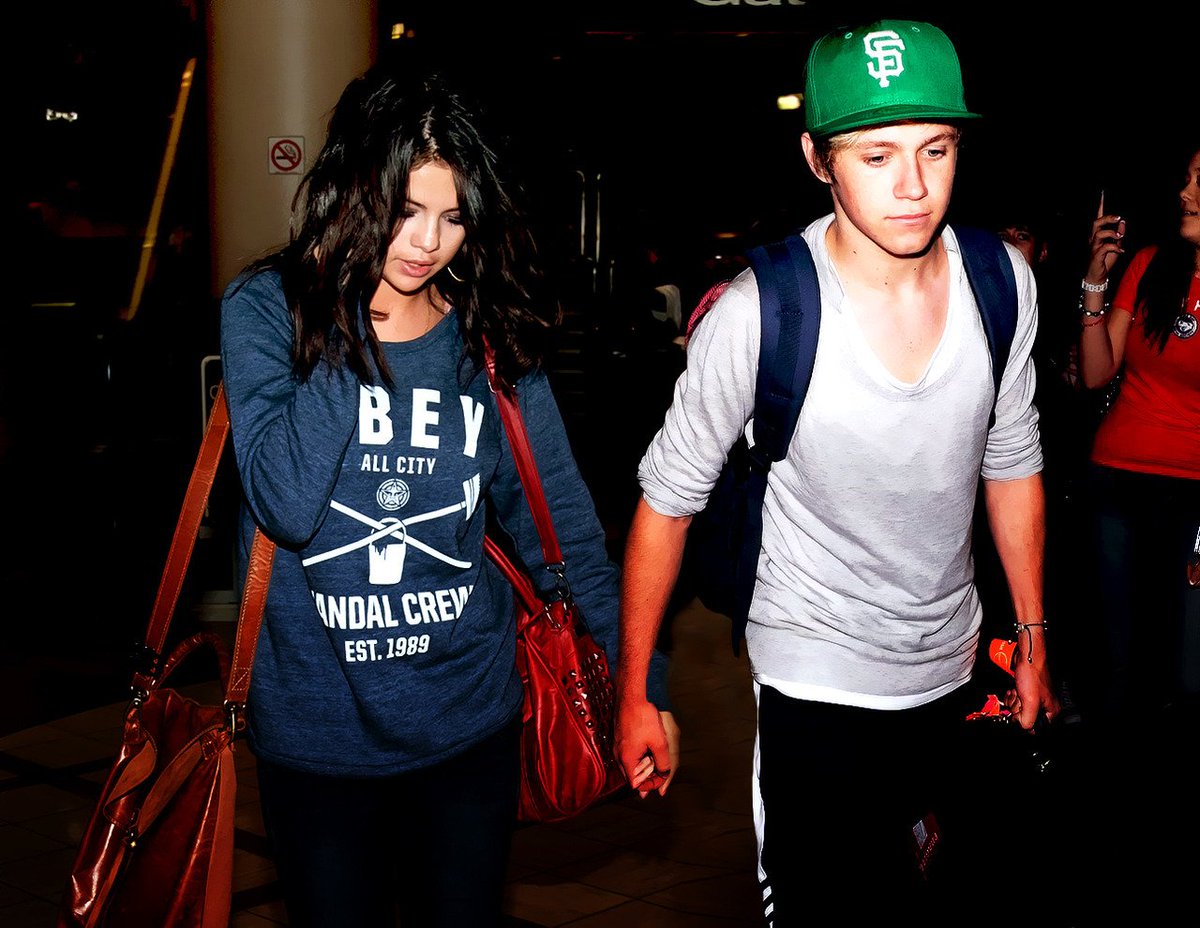 TuRevis's tweet photo. #NiallHoran le hizo el regalo más tierno ever a #SelenaGómez
https://t.co/wzbEBc2wxk https://t.co/OGIy4PAosa