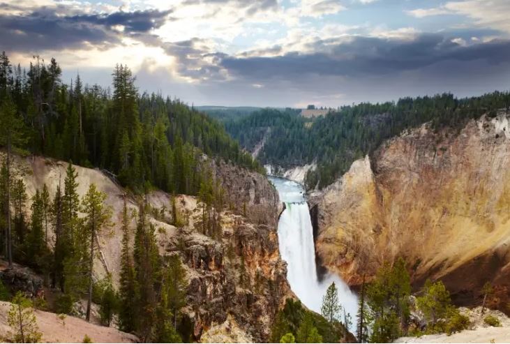 lonelyplanet's tweet photo. Sights that'll take your breath away: #USA's top natural wonders https://t.co/YD4VpFQ4bH by @indie_traveler https://t.co/MQVuoT5hAM