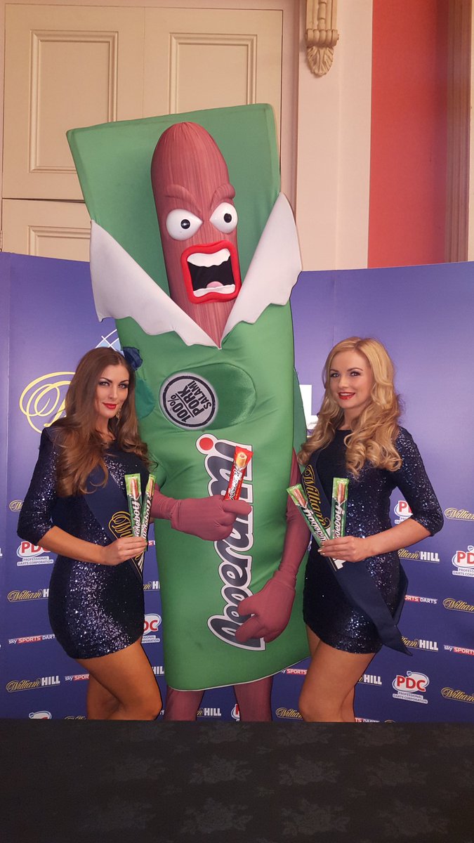 Peperami's tweet photo. BOSH! ME the living legend had the lovely @WillHillBet ladies at my MEATY presser! #WalkOnTheDartsSide @OfficialPDC https://t.co/gHgpwyBZOT