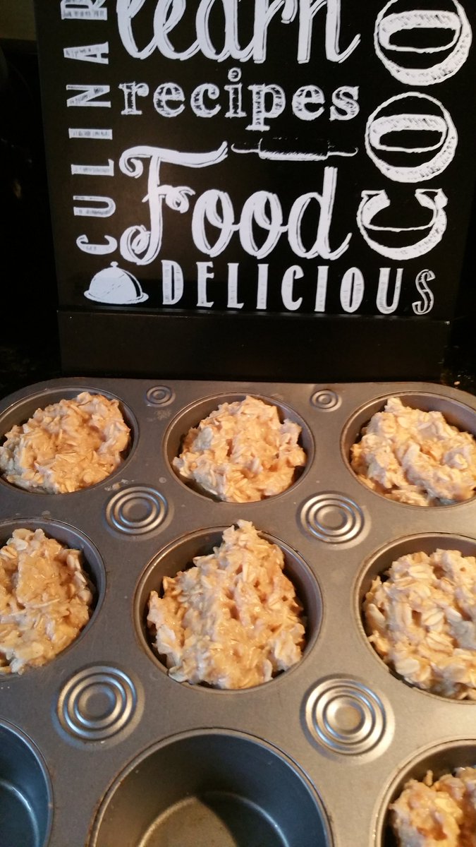 fittogether5's tweet photo. No time for breakfast? Freeze oatmeal. #MealPrep #healthyeating #oatmeal #breakfast #fitness #diet https://t.co/2lpuUwH6sP