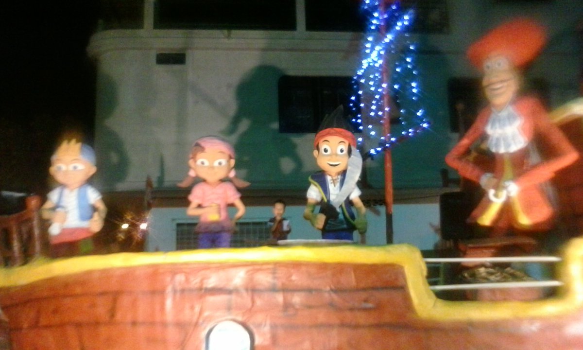 murci2526's tweet photo. @LosConfiables visiten los personajes de jake y los piratas en la 25 y Gomes rendon se pueden subir al barco https://t.co/OjOky7xJJN