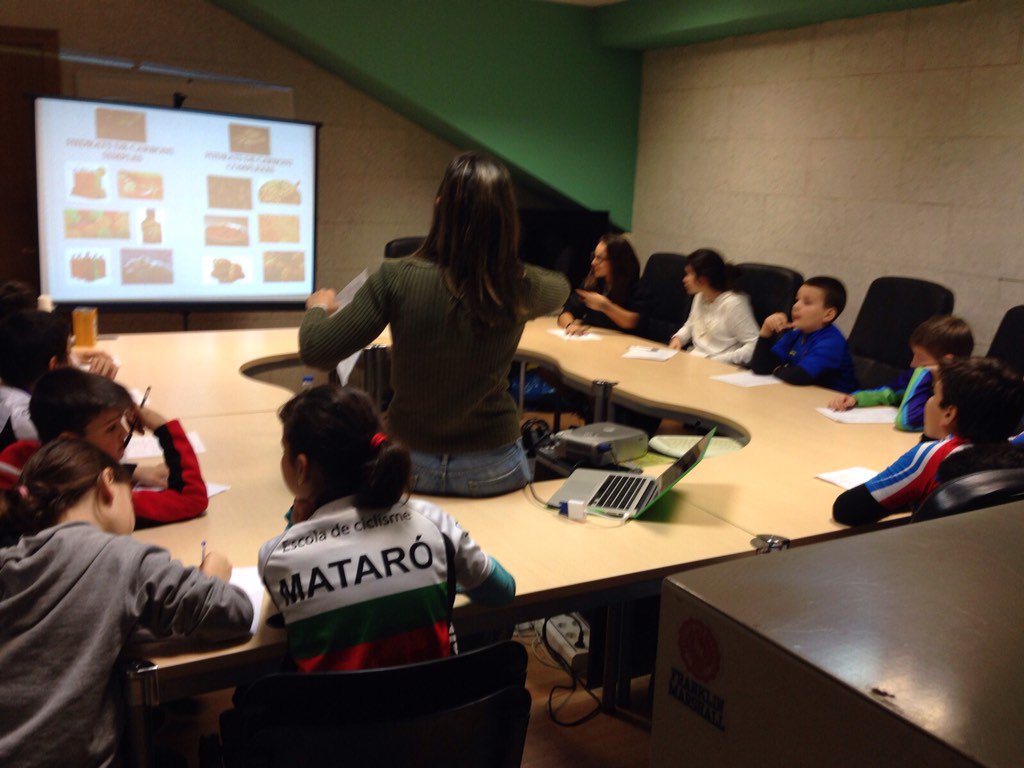 Despres de dinar, xerrada de nutricio amb Maria Casanova.  <a href="/LaDietaSana/">Mcasan</a>