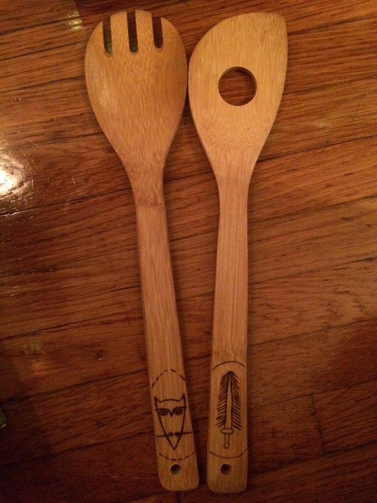 LogLadiesPod's tweet photo. Xmas presents I made for Alicia! #twinpeaks #twinpeaks2017 #woodburning #logladies https://t.co/5YBLUKkBTq
