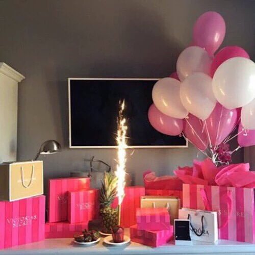 springbian's tweet photo. 37. Con cual de estos regalos te gustaría que te sorprendan? https://t.co/QwCu6JWWWz