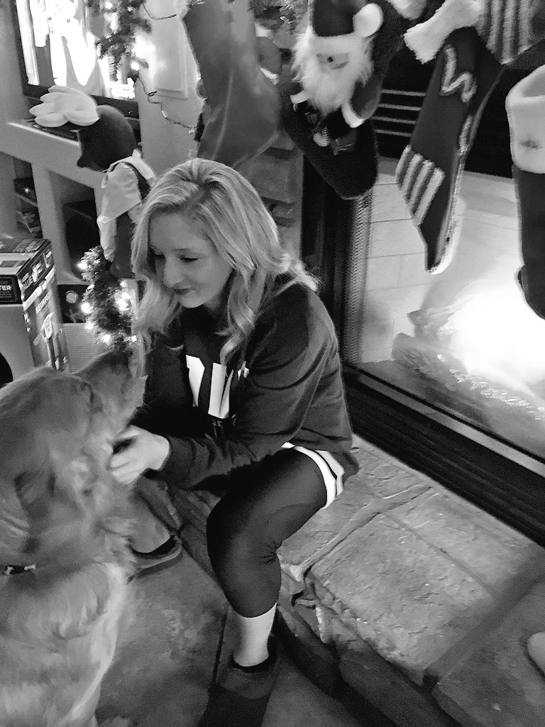 kenzlynne14's tweet photo. Missing this wiggly butt already🐶😔 #MagicMav https://t.co/L5aTjzX37h