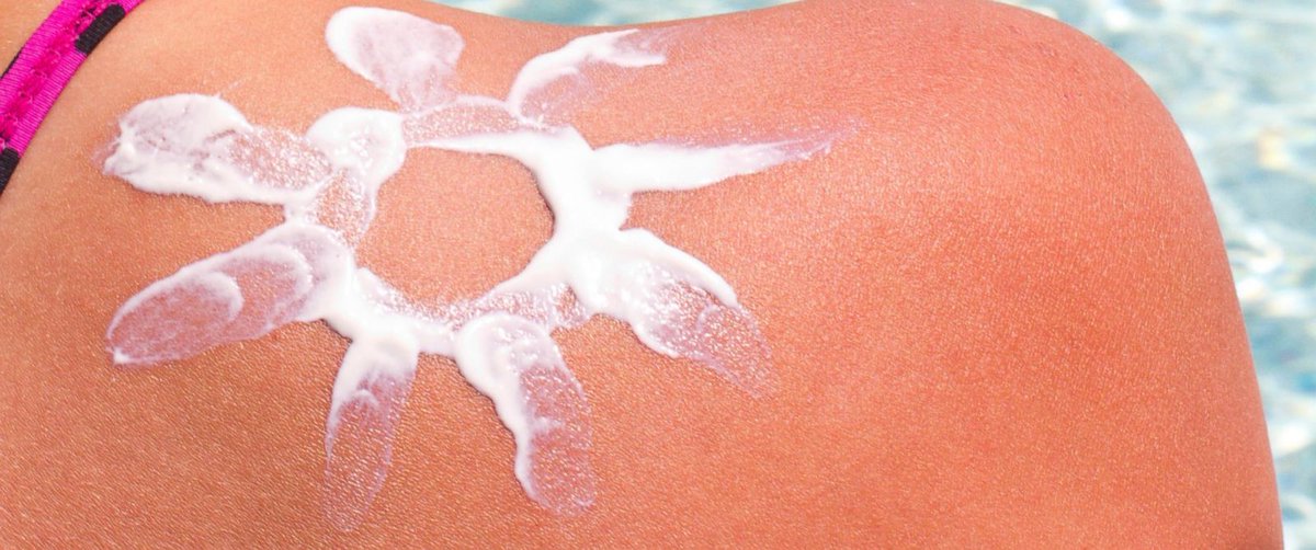TuRevis's tweet photo. ¿Qué es el #SunBurn, la peligrosa moda del verano?
https://t.co/gr33LsSvJK https://t.co/XmvI0EAqzl