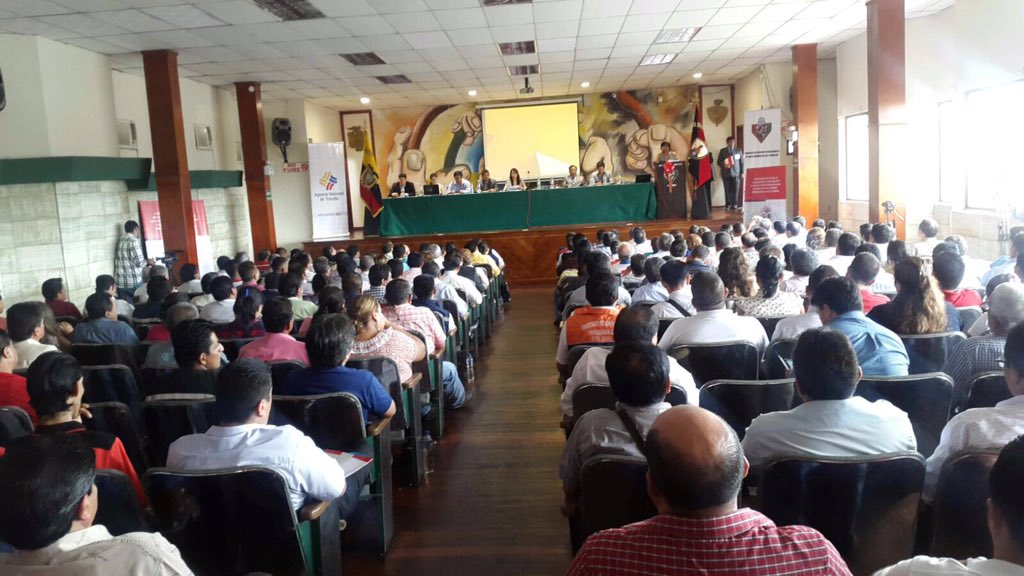 ANT_ECUADOR's tweet photo. Hoy inició socialización de la nueva malla curricular para escuelas de conductores profesionales  @LorenaBravoR https://t.co/yPOrTWmUPF