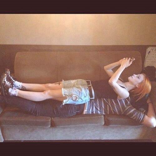 sleepingemos's tweet photo. taylor york under hayley williams https://t.co/N6ieRh0tlv
